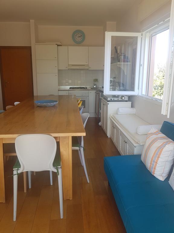 Casa Di Ludovica Lägenhet Manerba del Garda Exteriör bild
