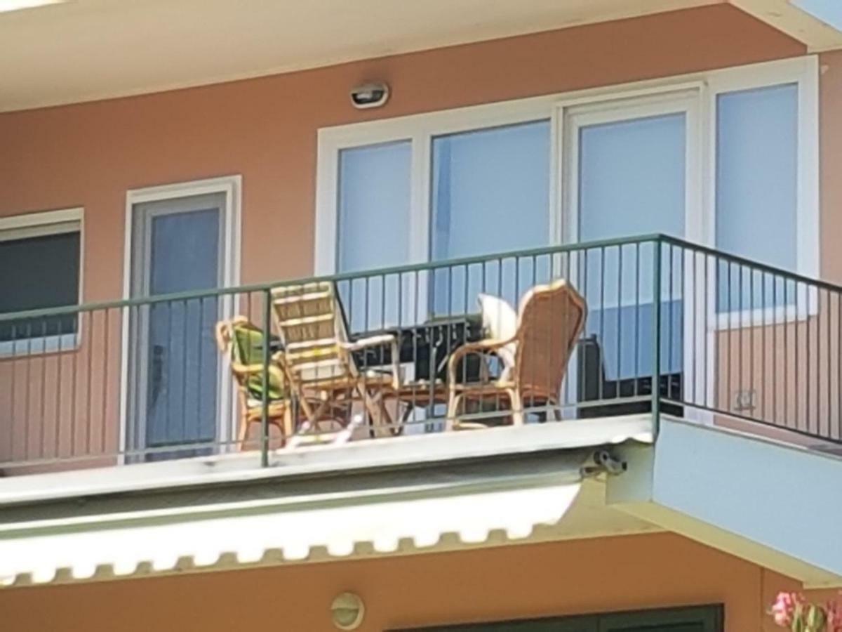 Casa Di Ludovica Lägenhet Manerba del Garda Exteriör bild